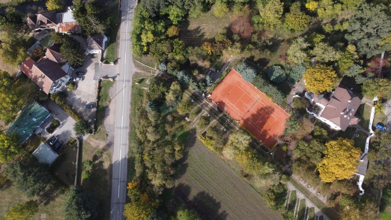 B&B Villa Pipacs Feketic Exterior photo
