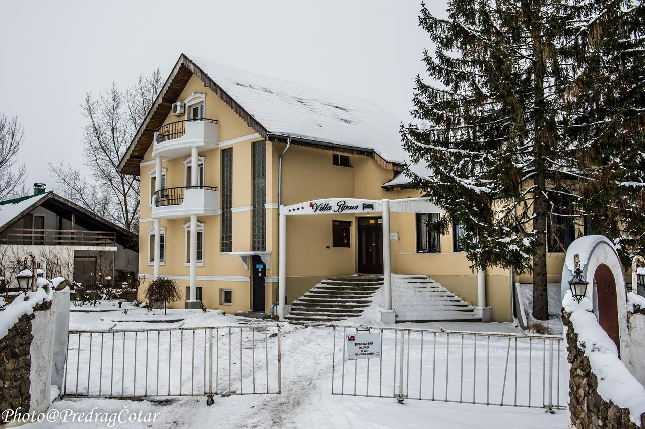 B&B Villa Pipacs Feketic Exterior photo
