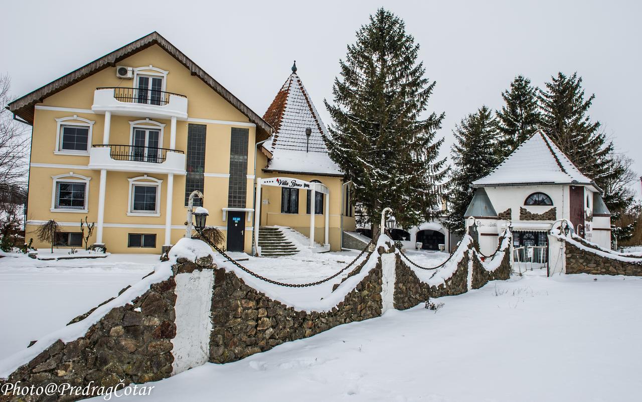 B&B Villa Pipacs Feketic Exterior photo
